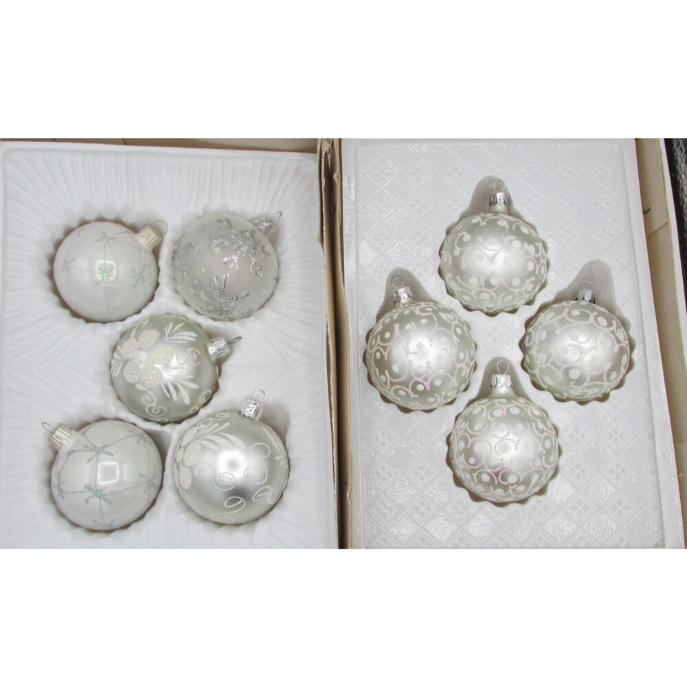 Commodore Glass Ornaments Christmas Hand Decorated Snowflake Polka dots set of 8